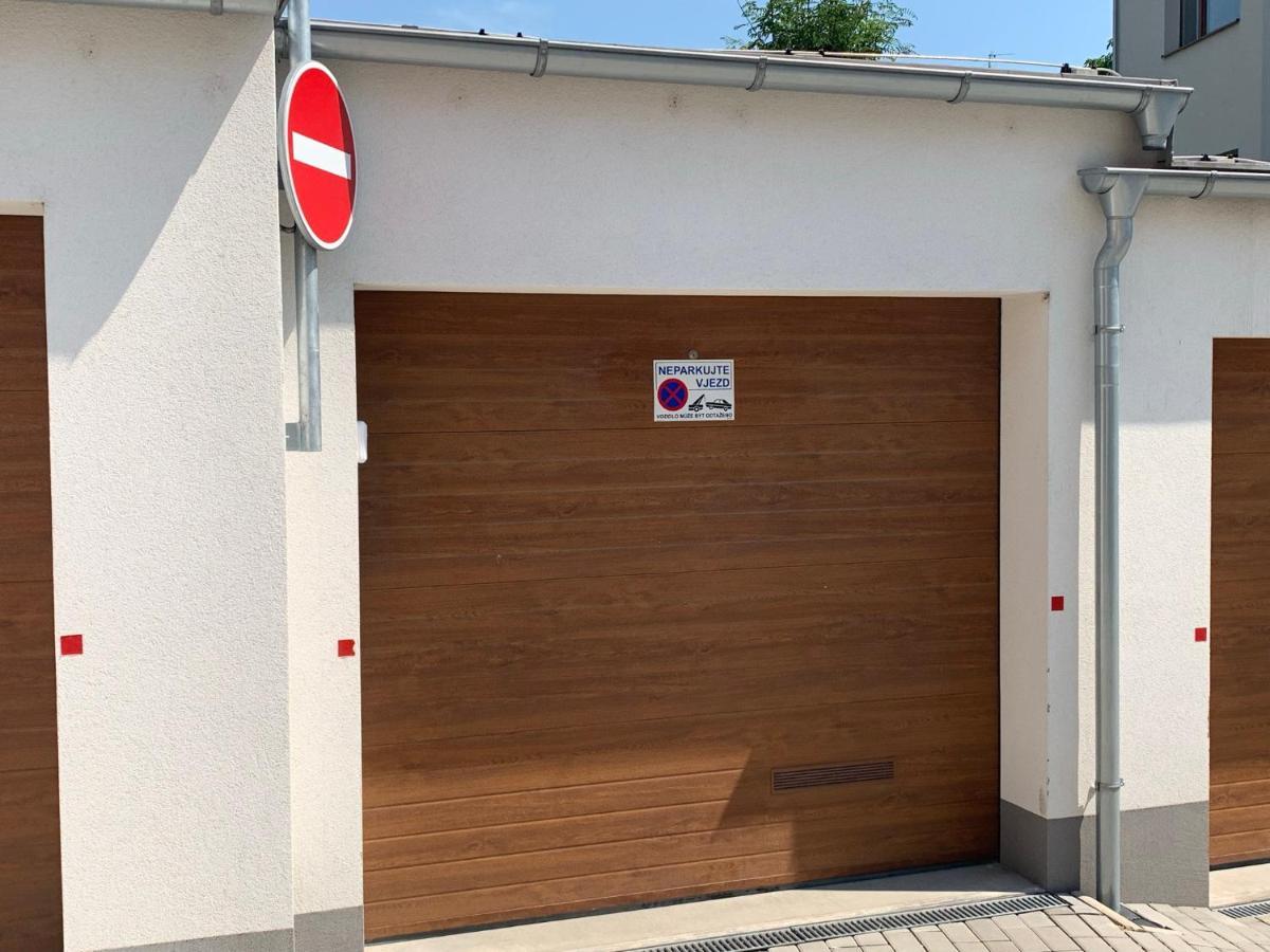 Kelleruv Mlyn - Apartman S Vlastni Garazi, Znojmo Centrum Exterior photo